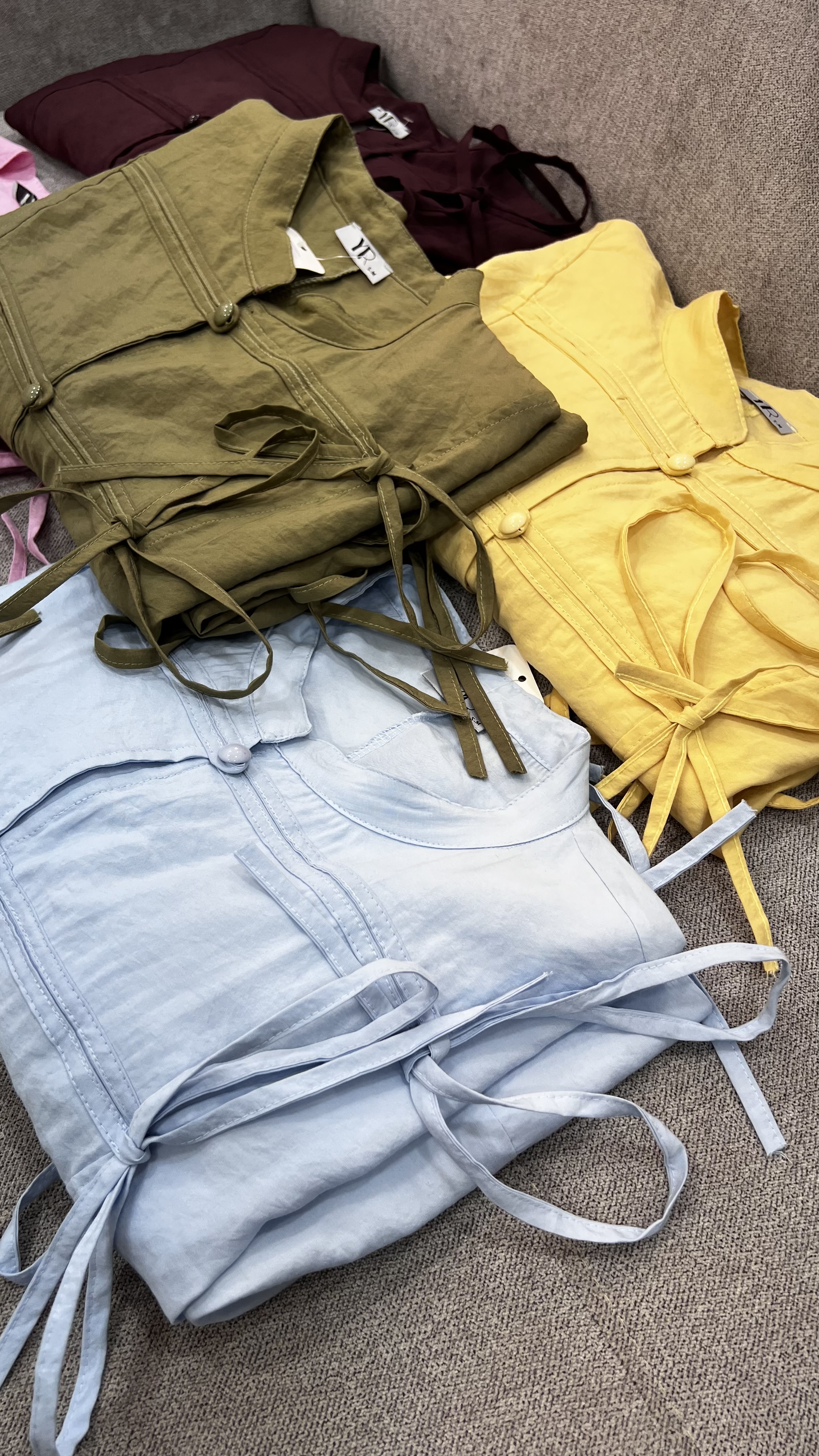 Chemise à Boutons & Lacet
