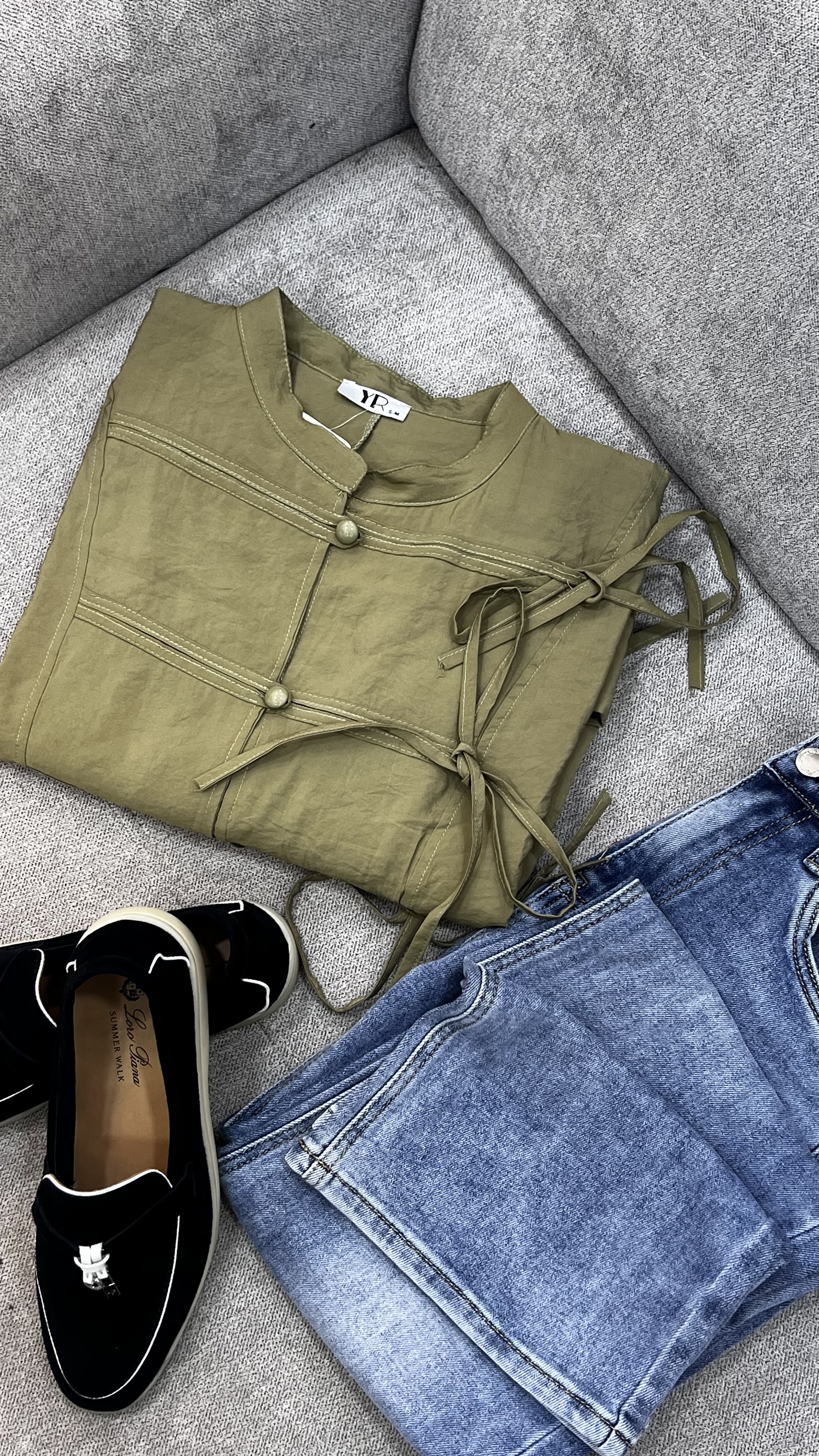 Chemise à Boutons & Lacet