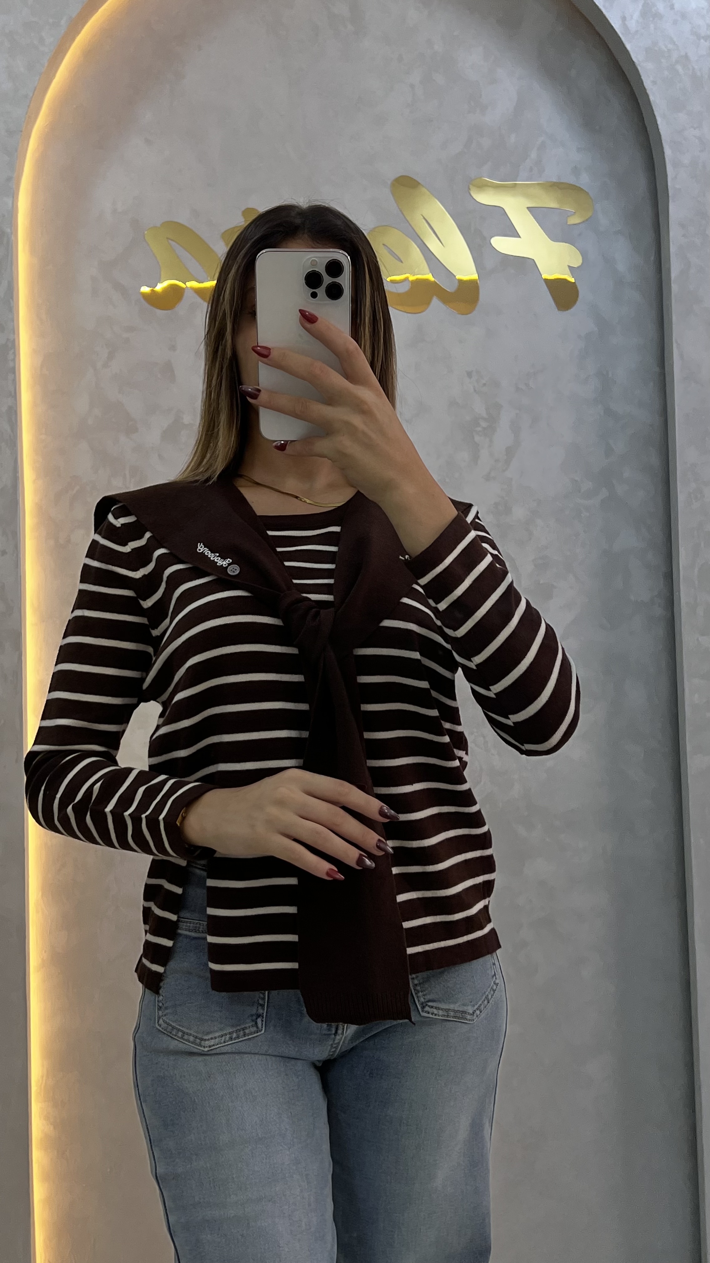 Pull Rayé  avec Écharpe Intégrée ✨