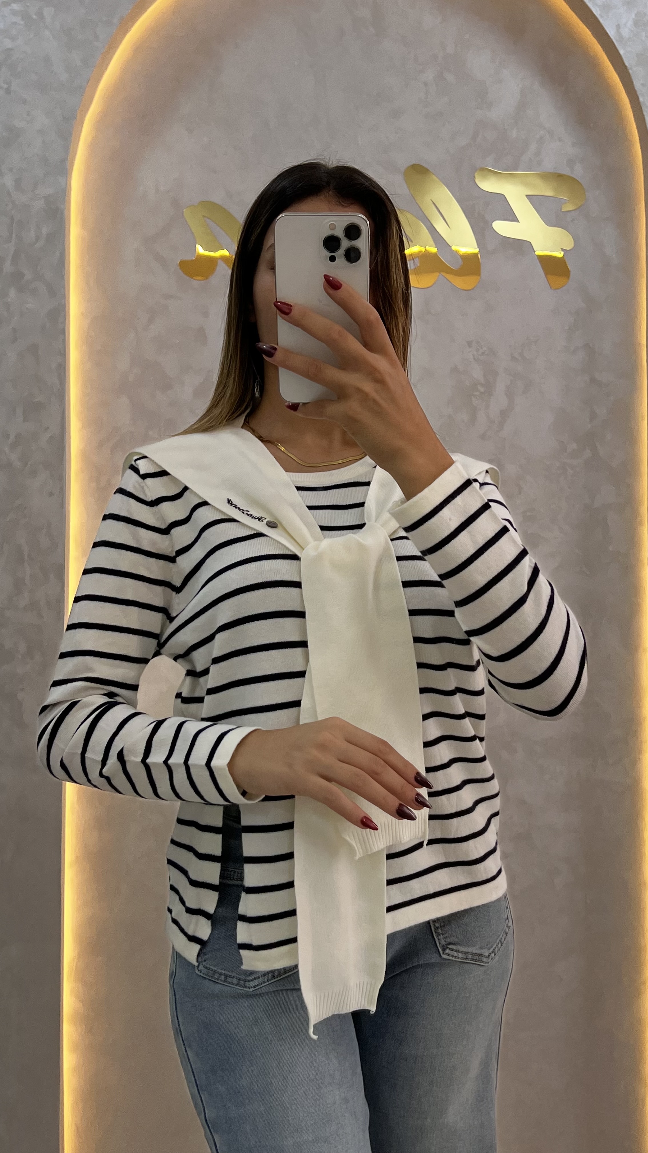 Pull Rayé  avec Écharpe Intégrée ✨